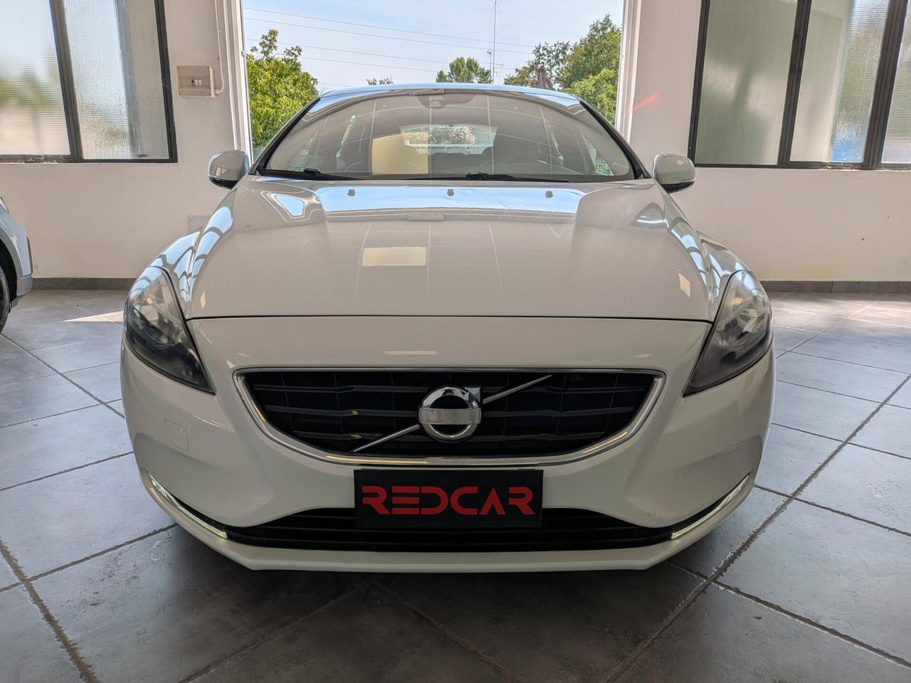 VOLVO V40 1.6 D2