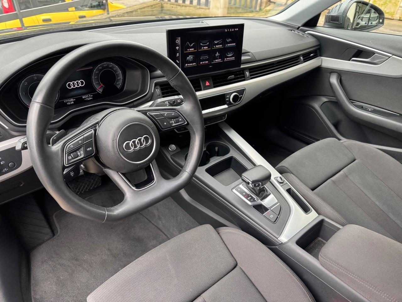 Audi A4 Avant 2.0 TDI 136cv - S.LINE - CERCHI 18 -