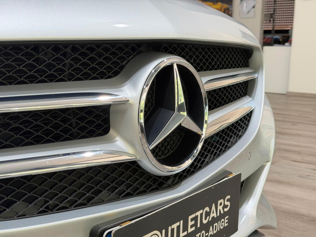 MERCEDES C 220 2.2d 170cv AUTO 75.000km BERLINA