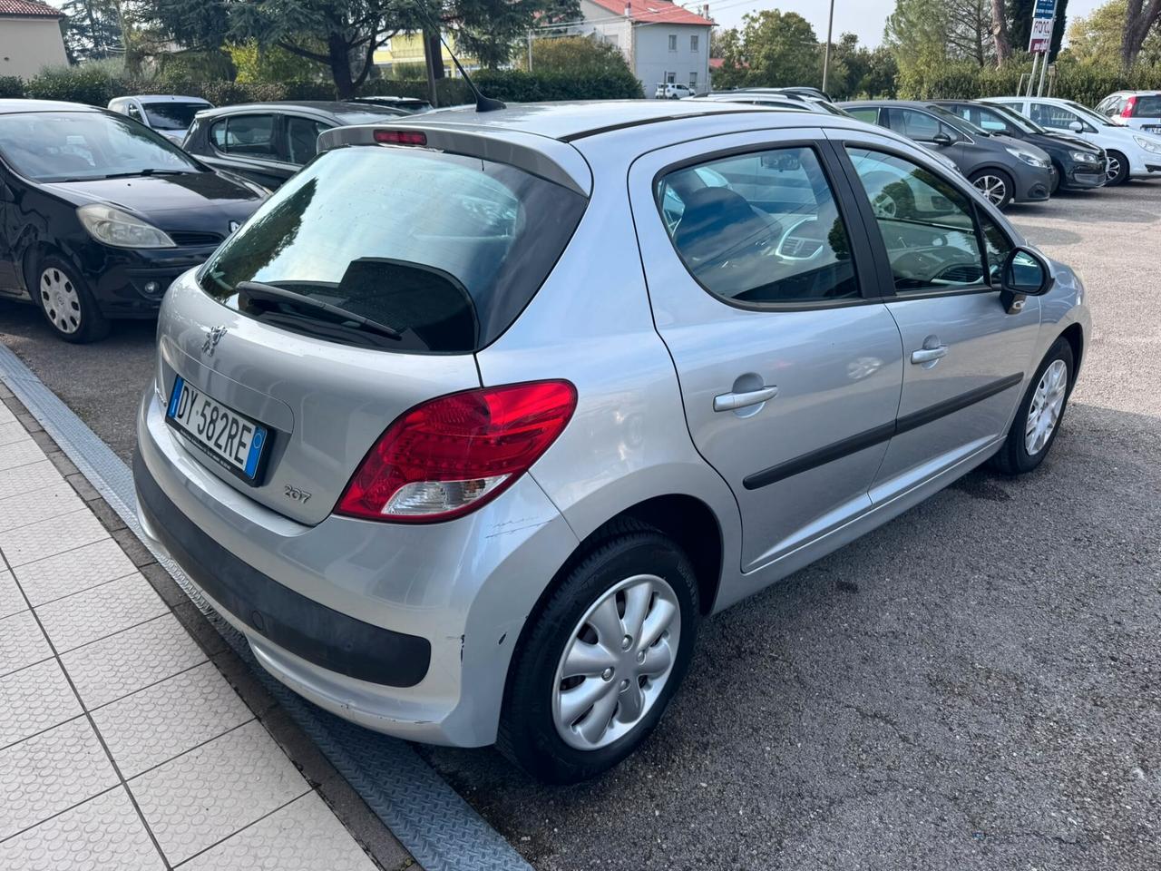 Peugeot 207 1.4 8V 75CV 5p. X Line