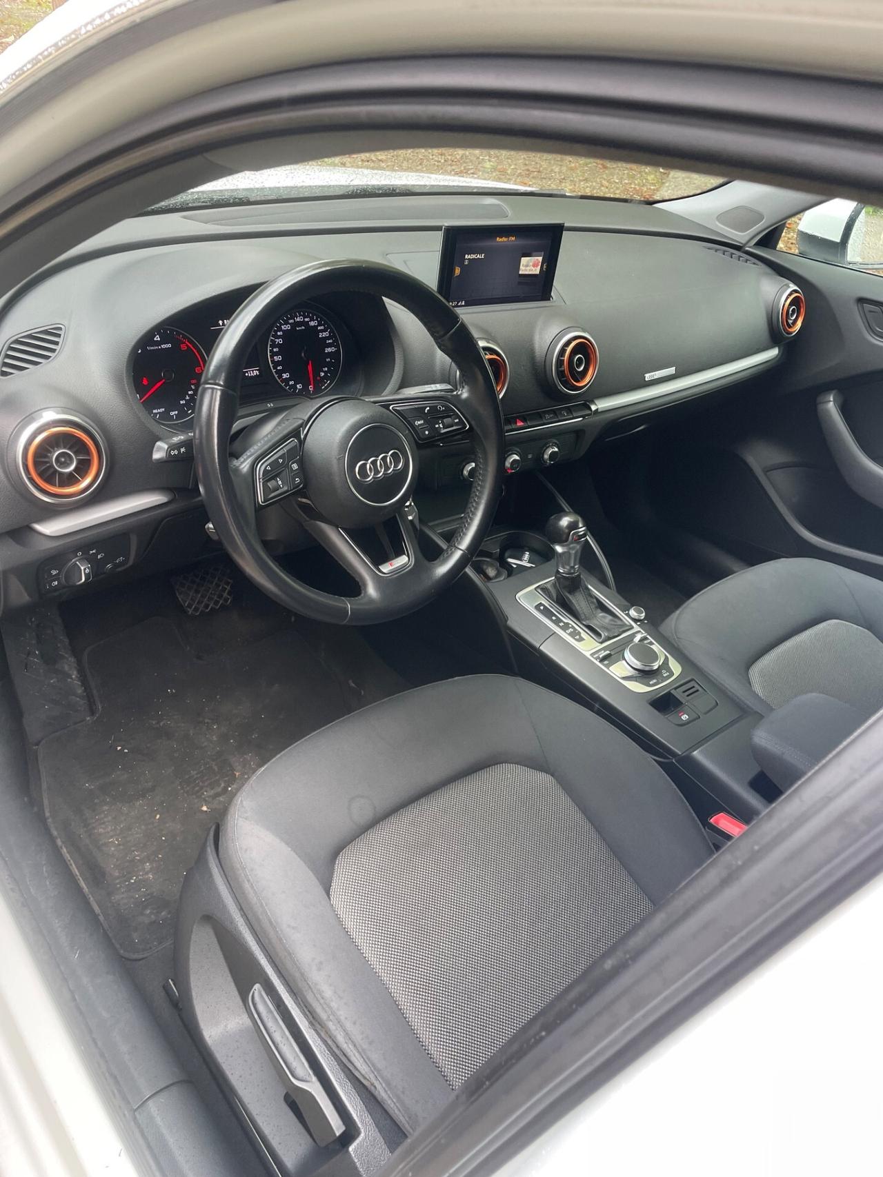 Audi A3 SPB 1.6 TDI S tronic Sport