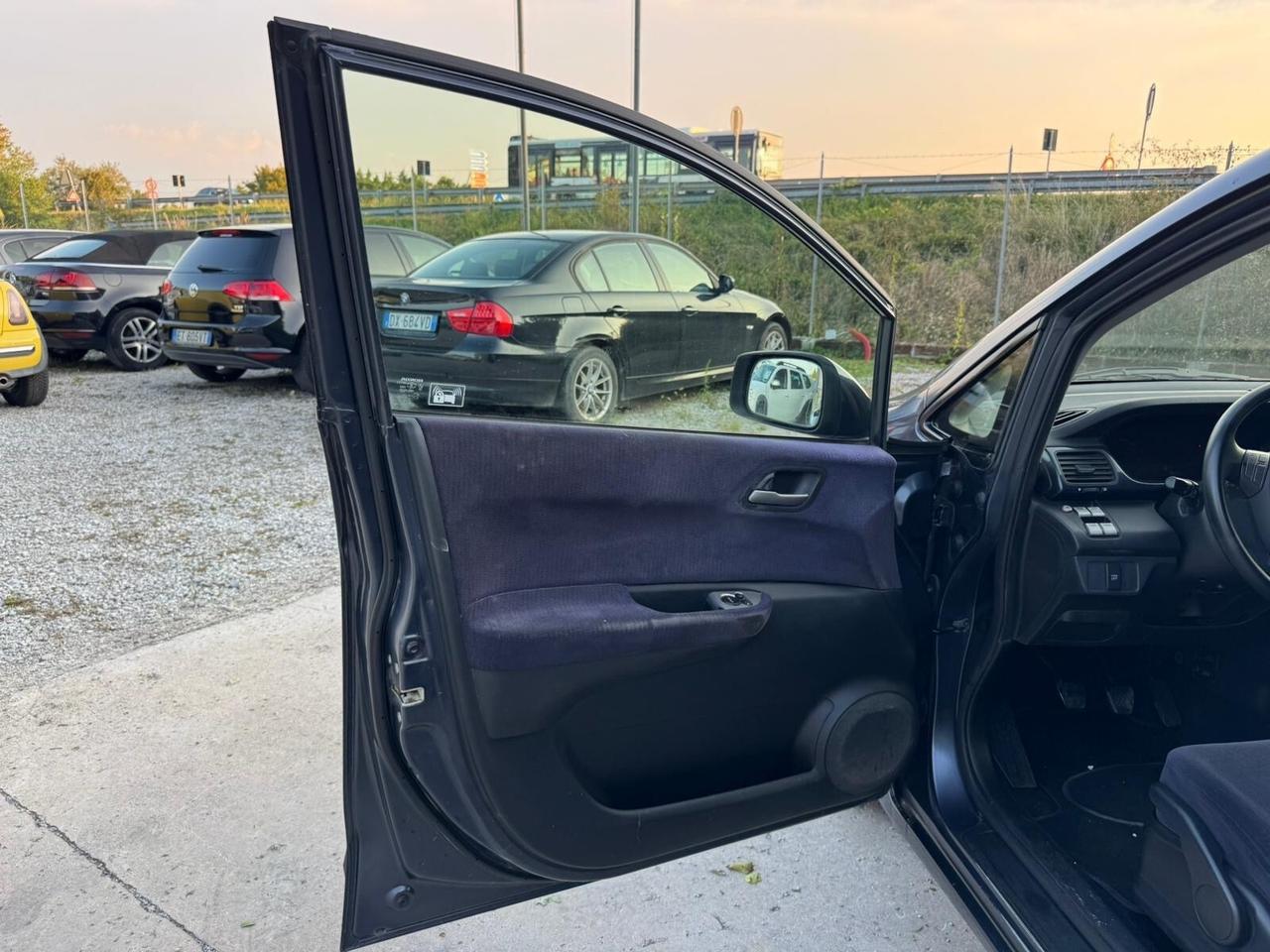 Honda FR-V 2.2 16V i-CTDi TURBINA ROTTA