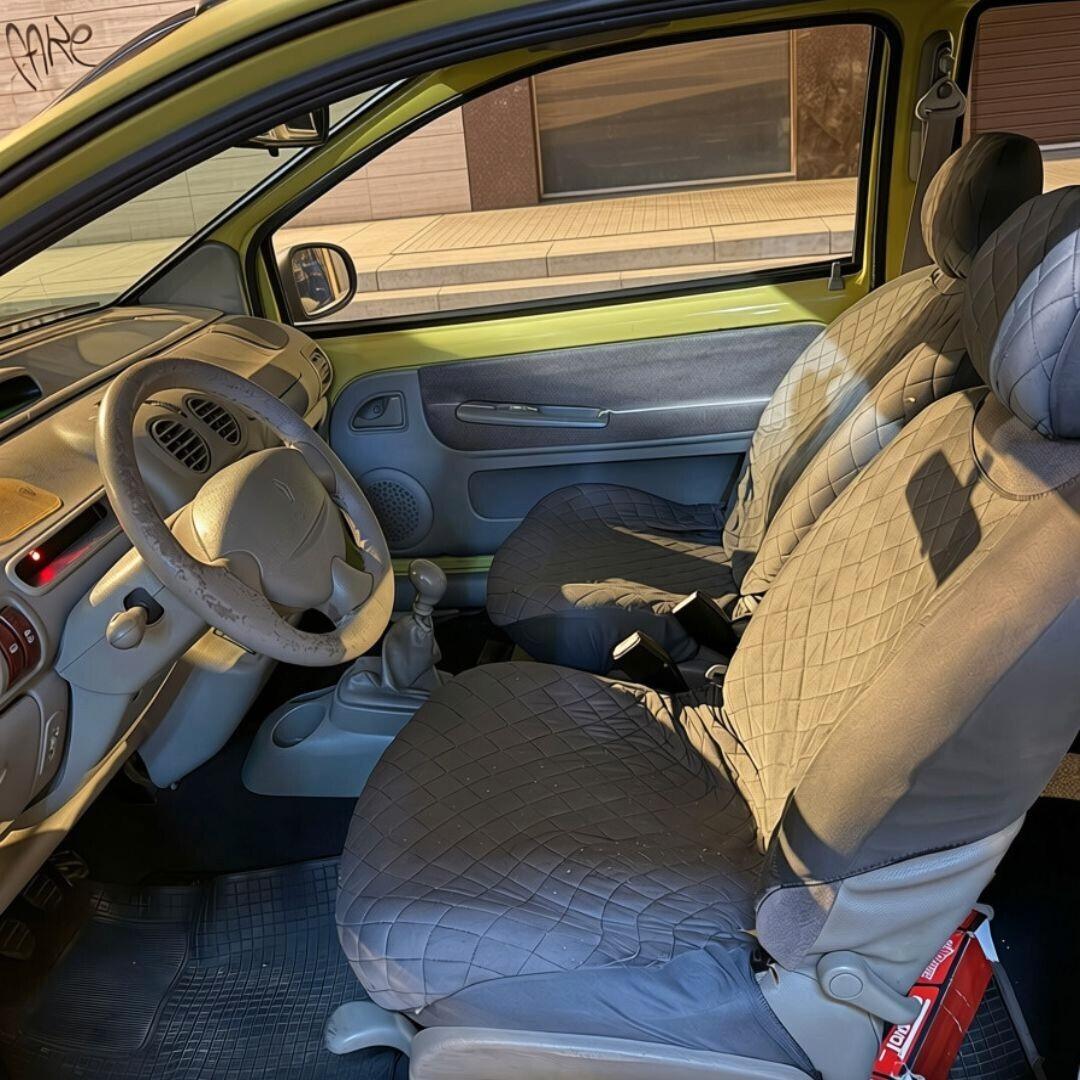 Renault Twingo 1.2i - 58CV
