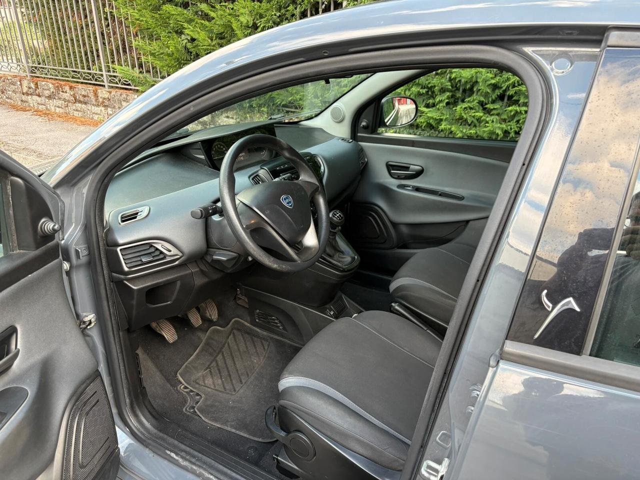 LANCIA Ypsilon RESTYLING 1.2 69 CV 5 porte Gold