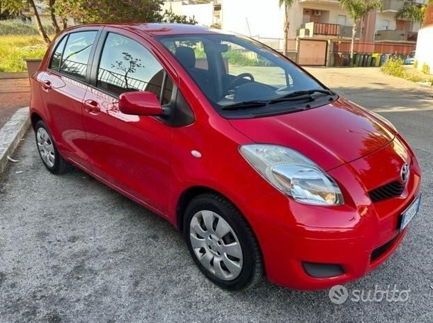 Toyota Yaris 1.0 5 ideale per neo patentati