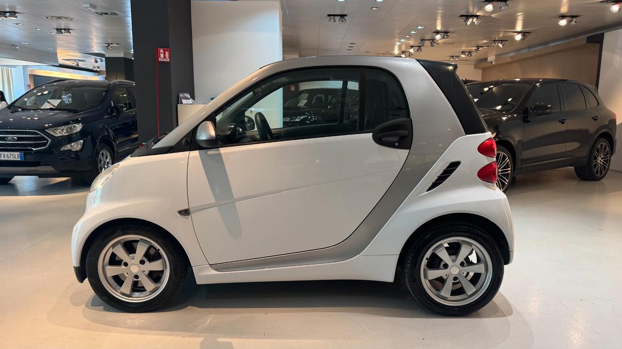 SMART FORTWO 1.0 BENZINA 71CV - 2011