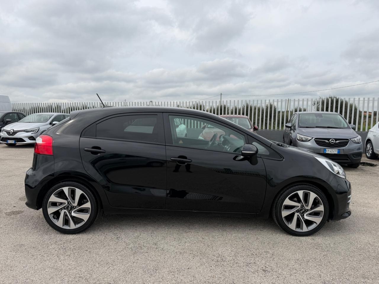 KIA RIO 1.4 CRDI 90CV COOL FUL LED NAVI RETRO MY16