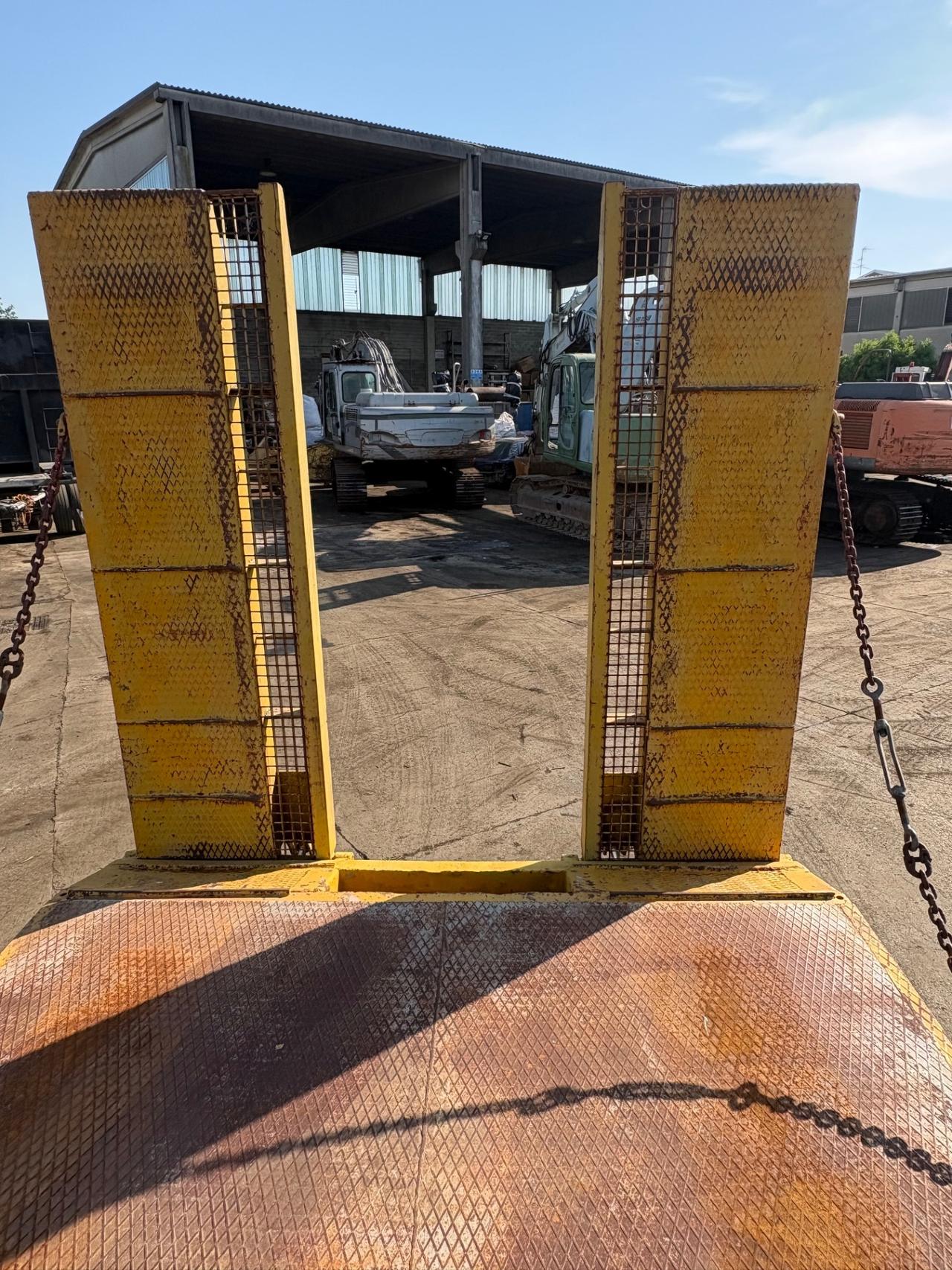 Rimorchio CTC carrello con rampe idrauliche