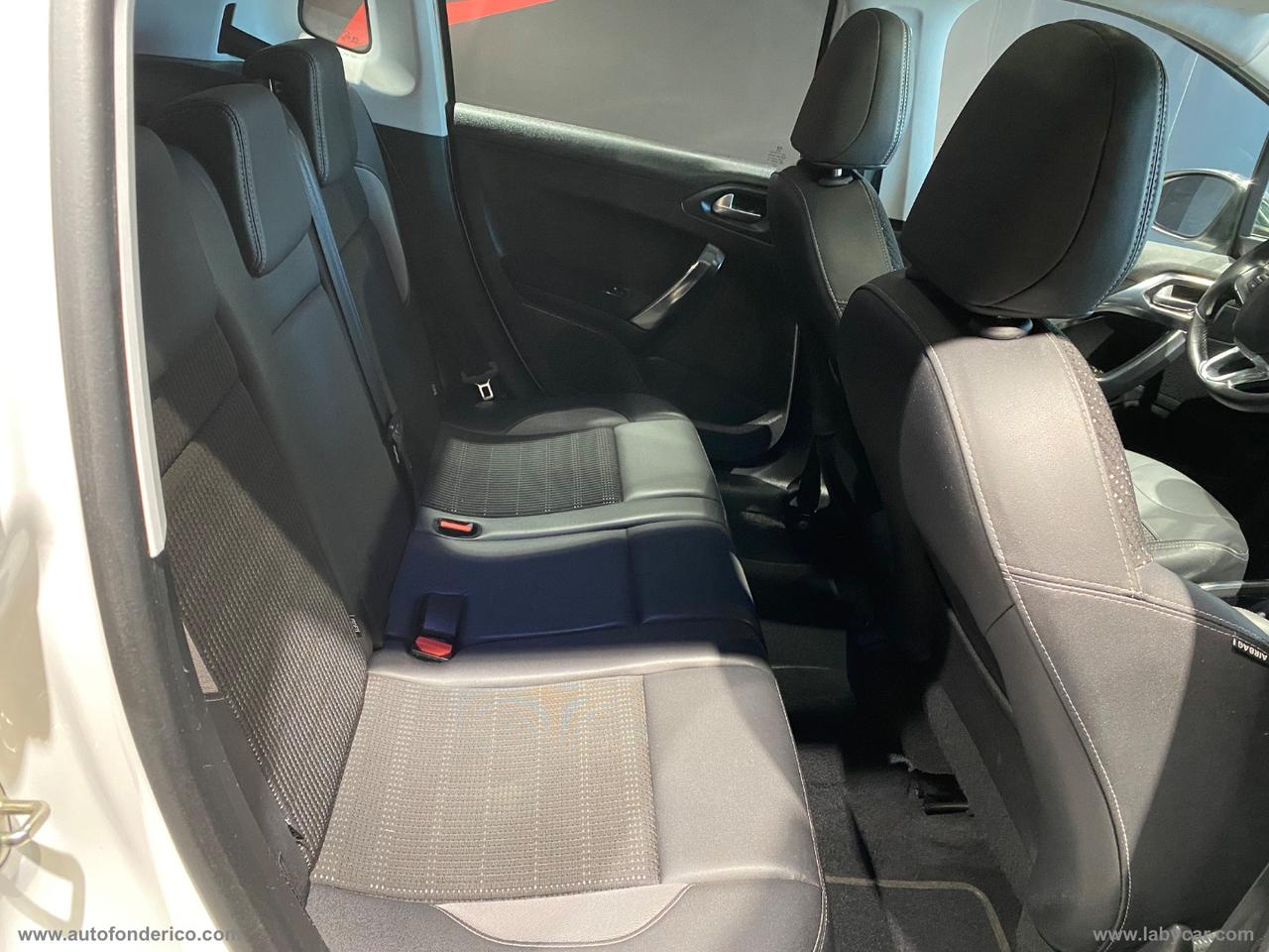 PEUGEOT 2008 1.6 e-HDi 115 CV S&S Allure