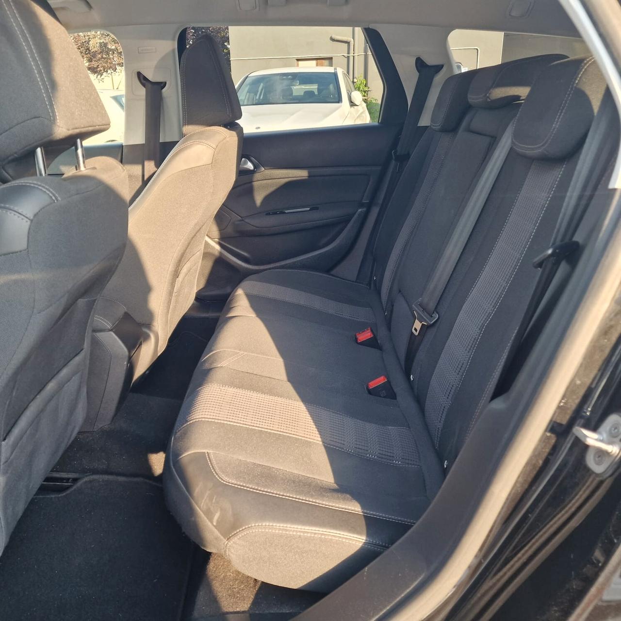 Peugeot 308 PureTech Turbo 130 S&S SW Allure