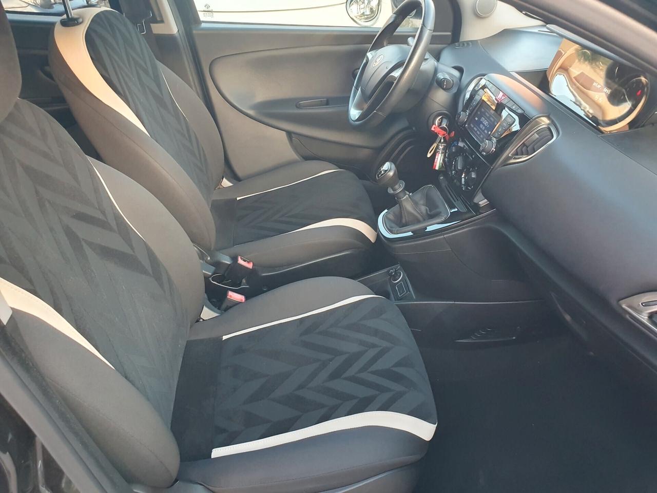 Lancia Ypsilon 1.2 69 CV Gold Neopatentati 2016