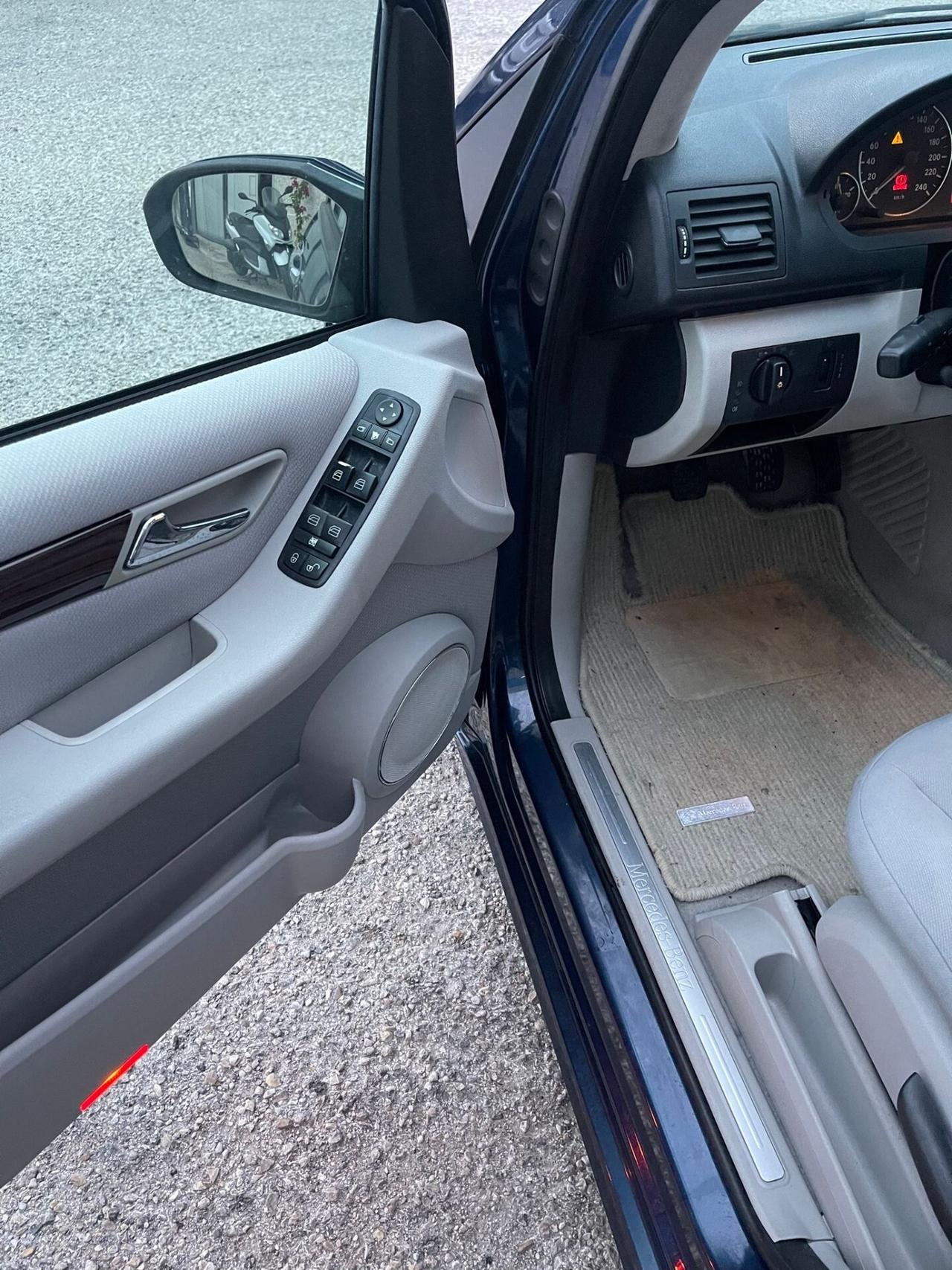 Mercedes A 150 -BENZINA-NEOPATENTATI