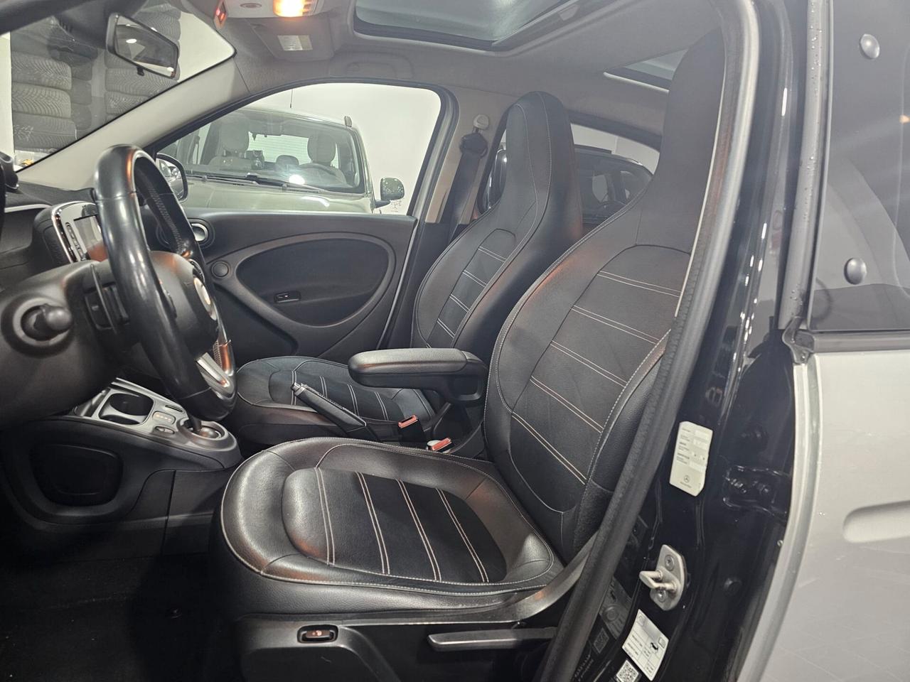 NUOVA SMART FORFOUR BRABUS STYLE EXCLUSIVE EDITION 0.9 BENZ 90CV TWINAMIC