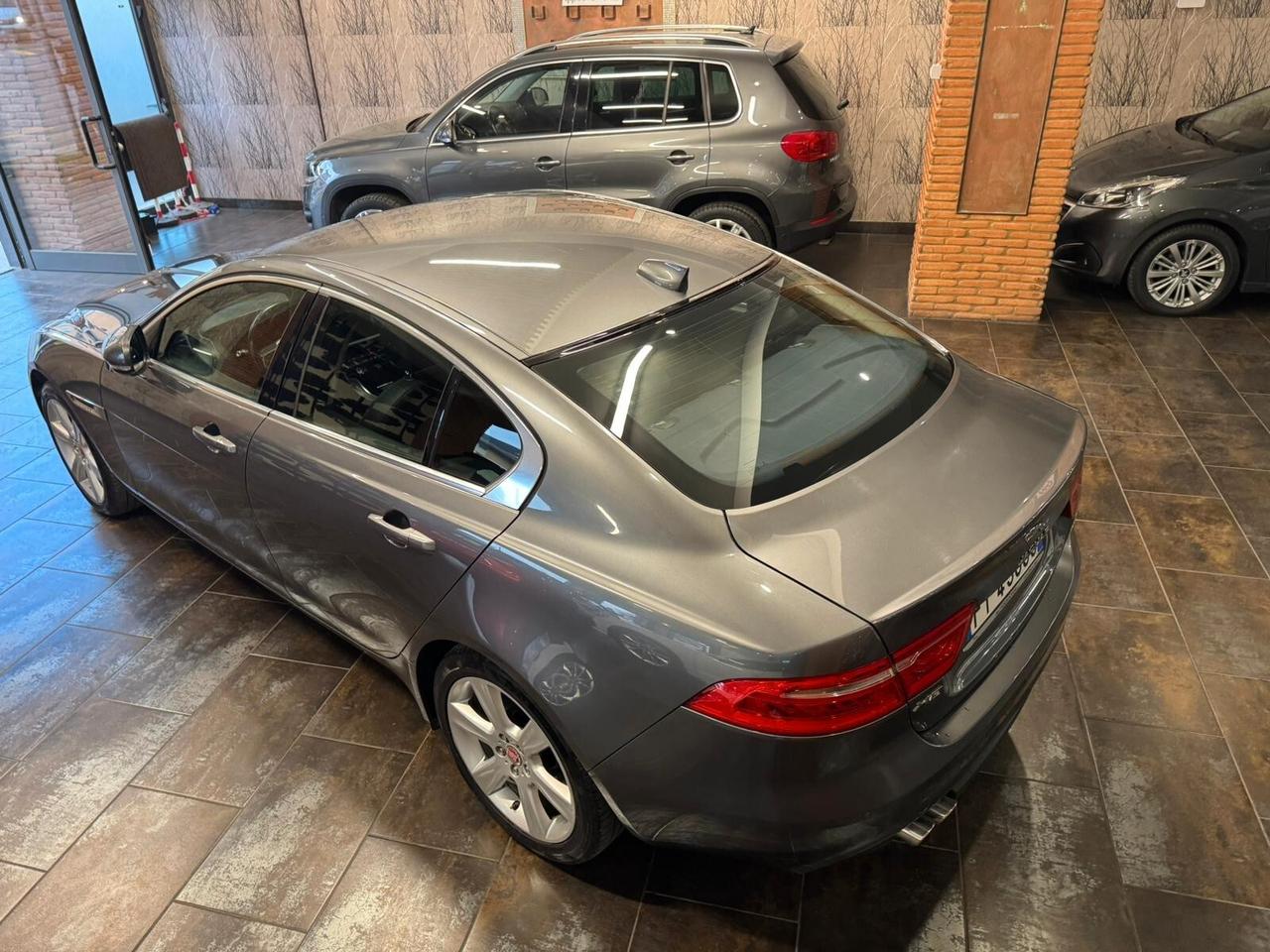 Jaguar XE 2.0 D 180 CV AWD aut. Prestige Business Edition