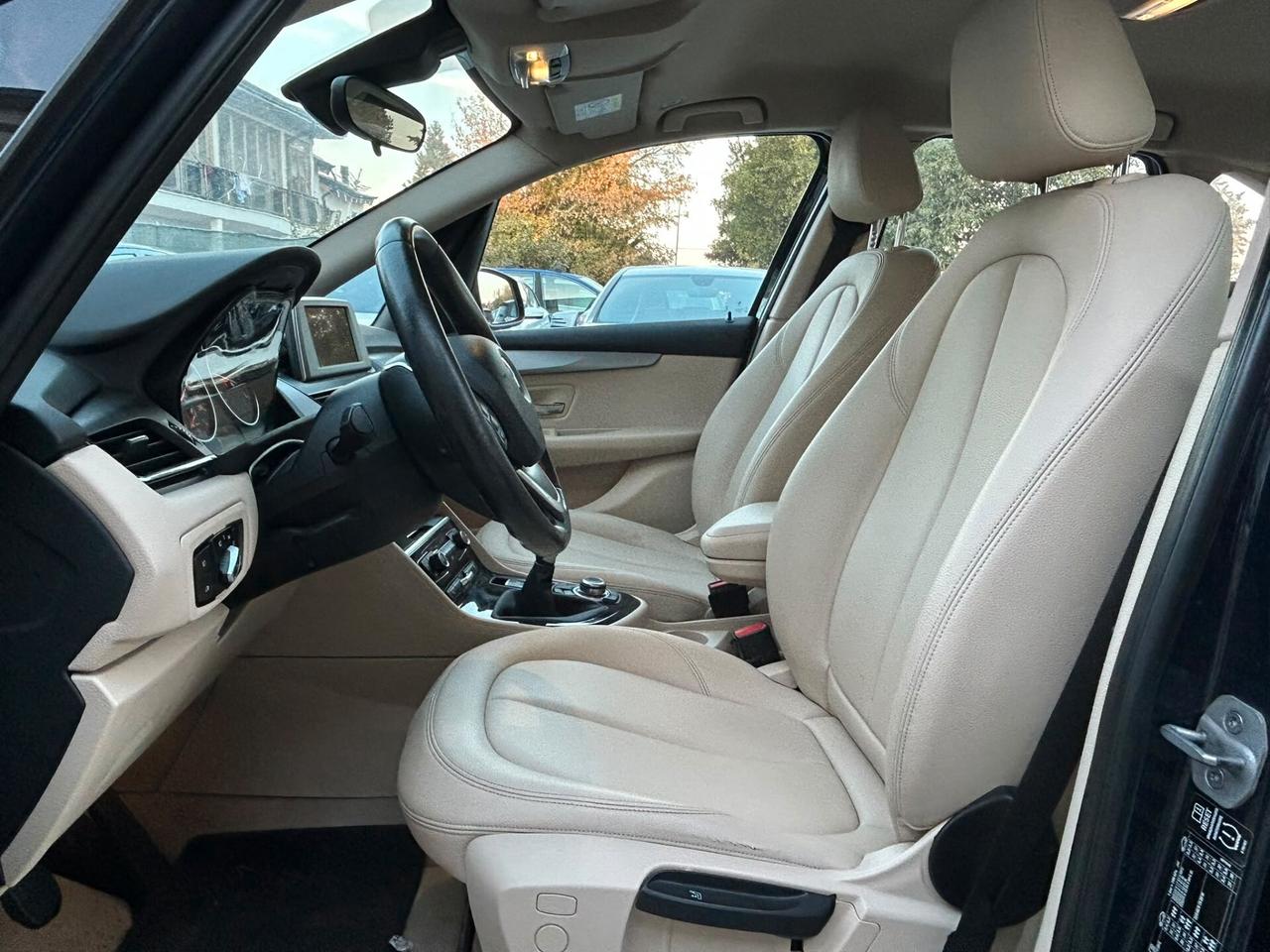 Bmw 216 218d Active Tourer Sport con cambio manuale