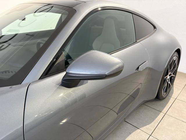 PORSCHE 992 Carrera