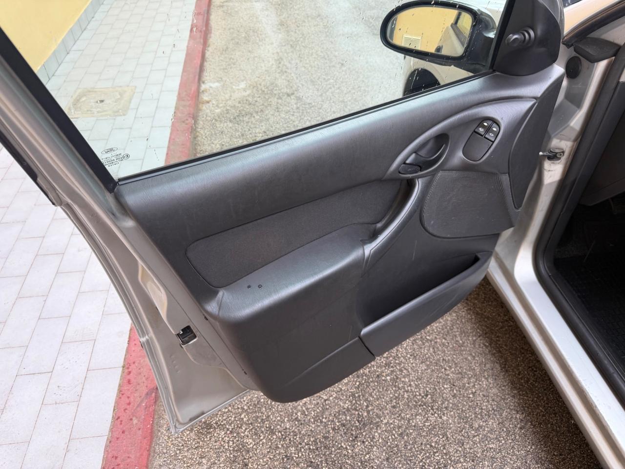 Ford Focus 1.8 TDDi cat SW Ambiente