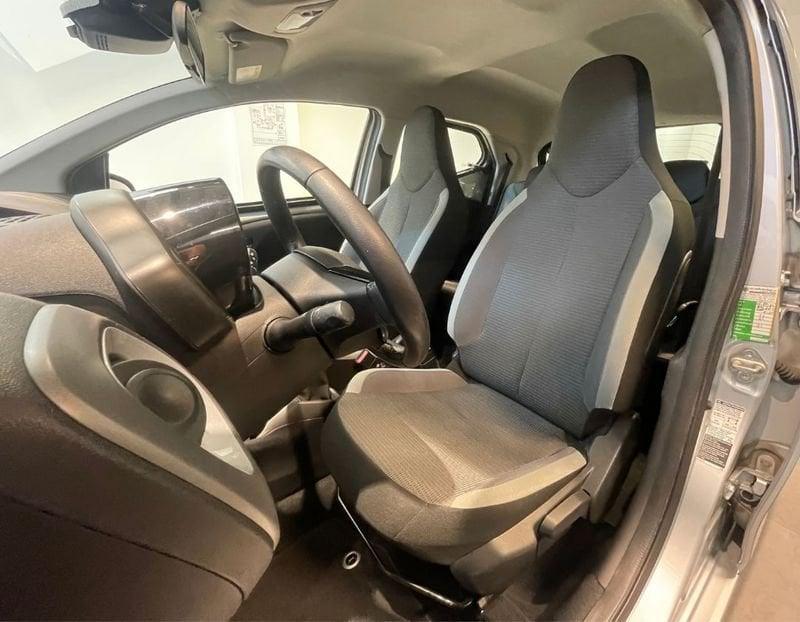 Toyota Aygo Connect 1.0 VVT-i 72 CV 5 porte x-play