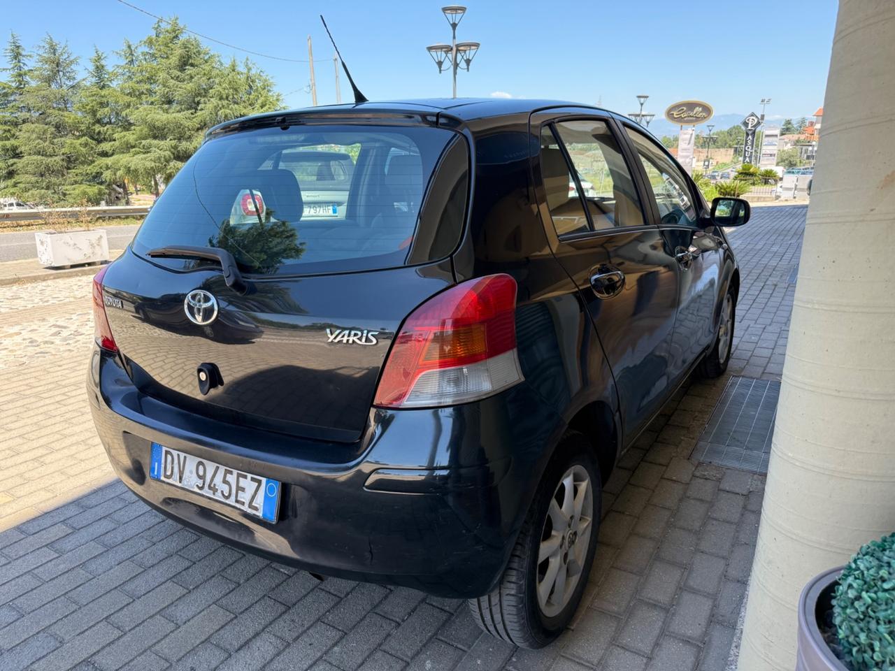 Toyota Yaris 5 porte benzina