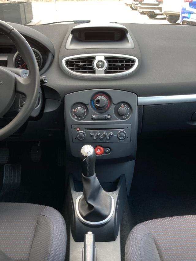 RENAULT Clio 1.4 16V 5 porte Dynamique NEOPATENTATI
