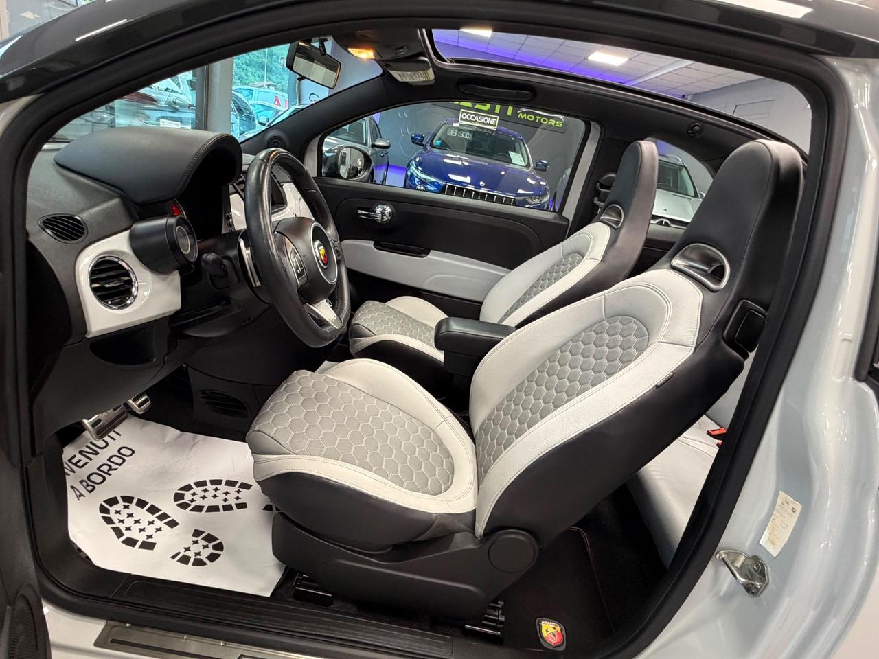Abarth 500C Esseesse Versione: 1.4 Turbo T-Jet MTA Bicolore