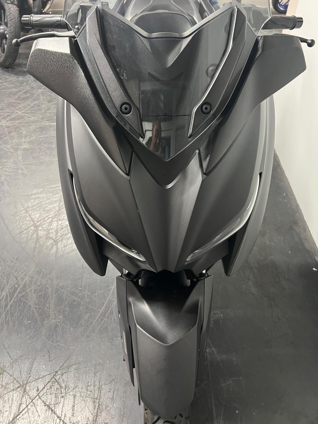Yamaha X-Max 300