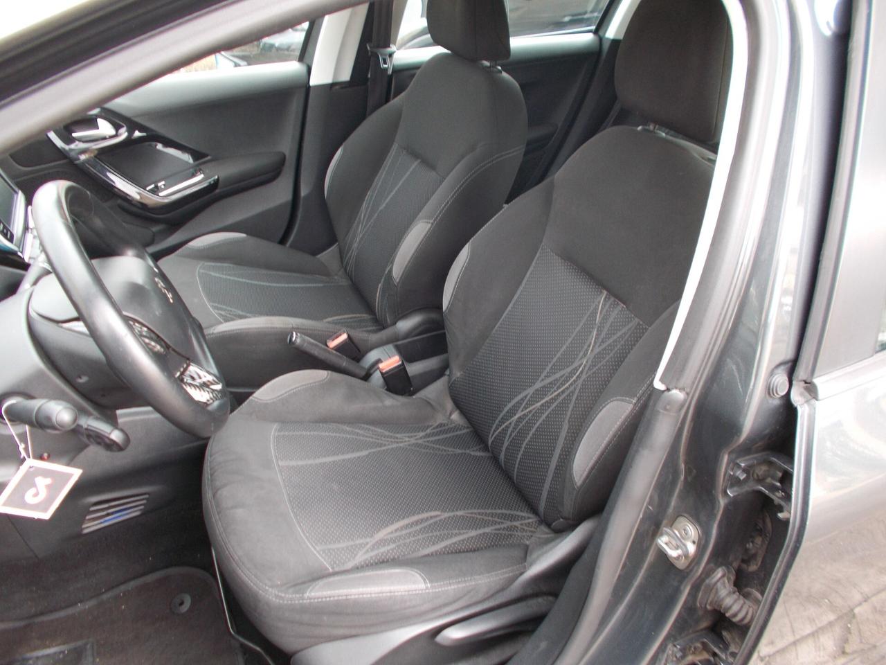 Peugeot 208 1.4 HDi 68 CV 5 porte Allure