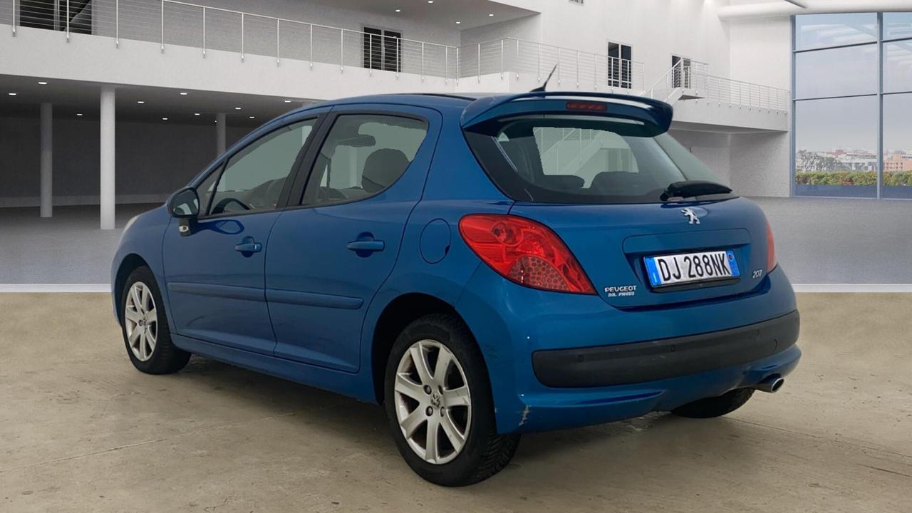 Peugeot 207 1.6 HDi 5p. "Bella con Tetto pan & Pelle Féline"