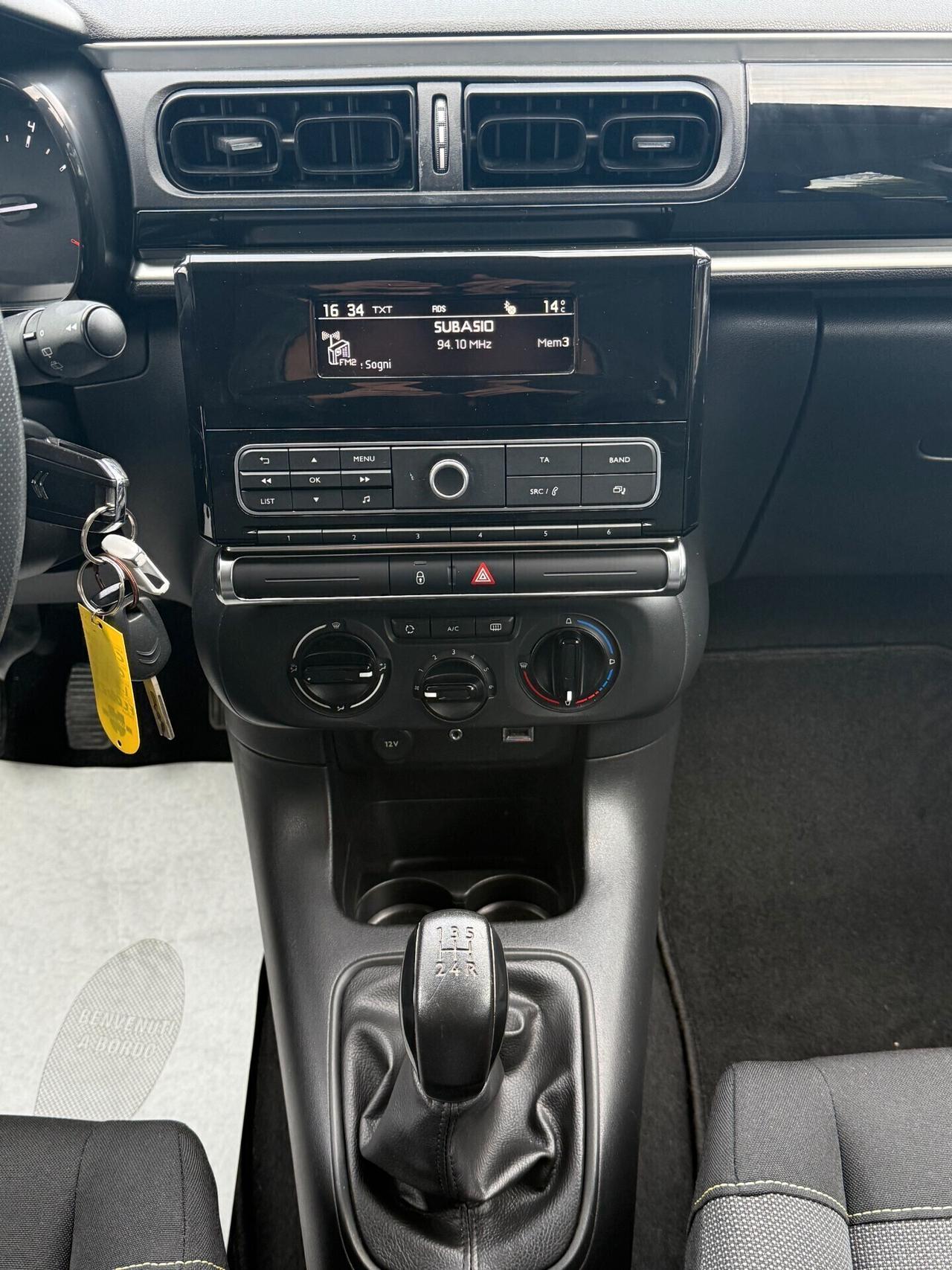 " UNA CHICCA " Citroen C3 PureTech 82 Feel