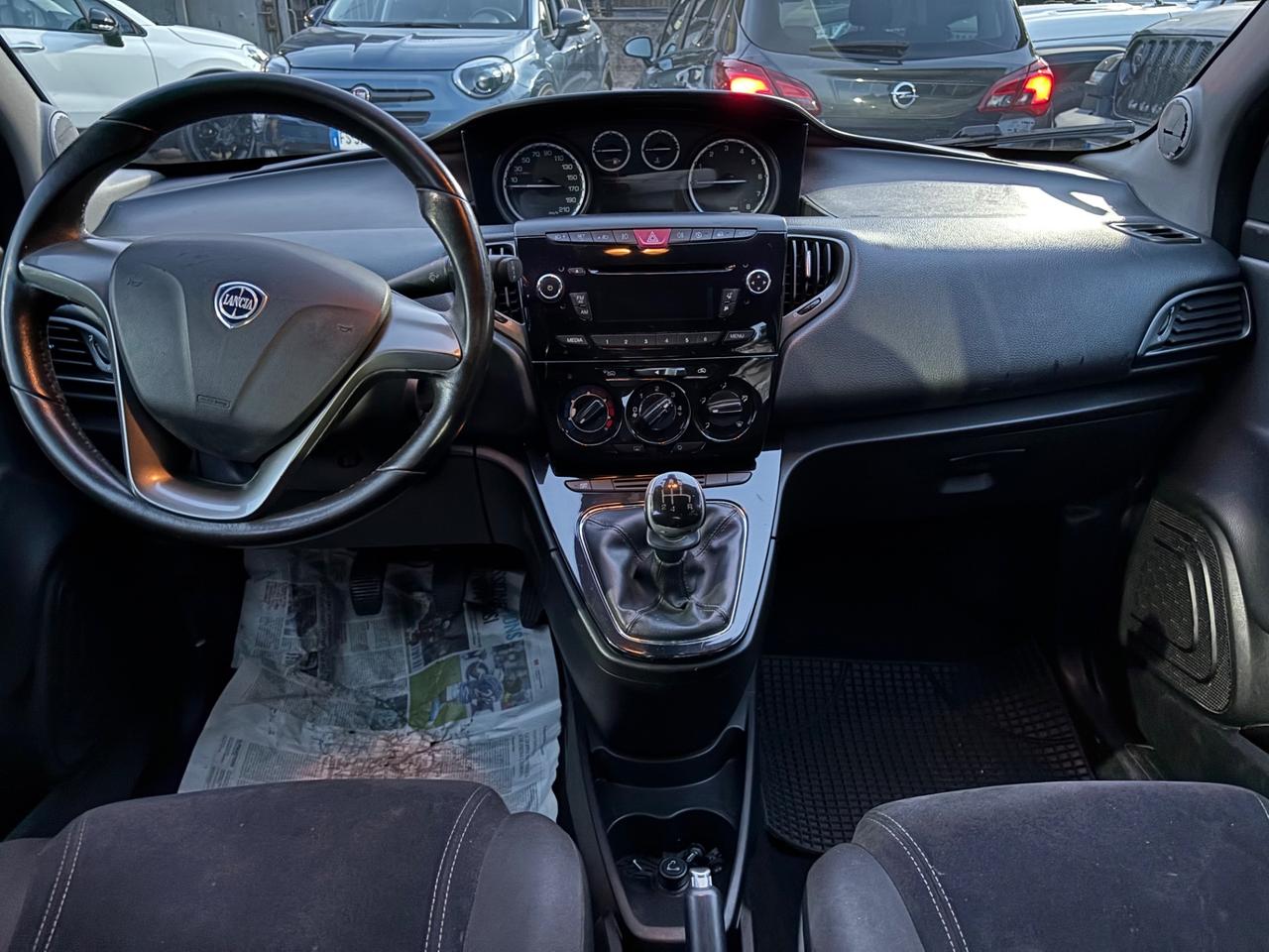Lancia Ypsilon 1.2 69 CV 5 porte S&S Silver