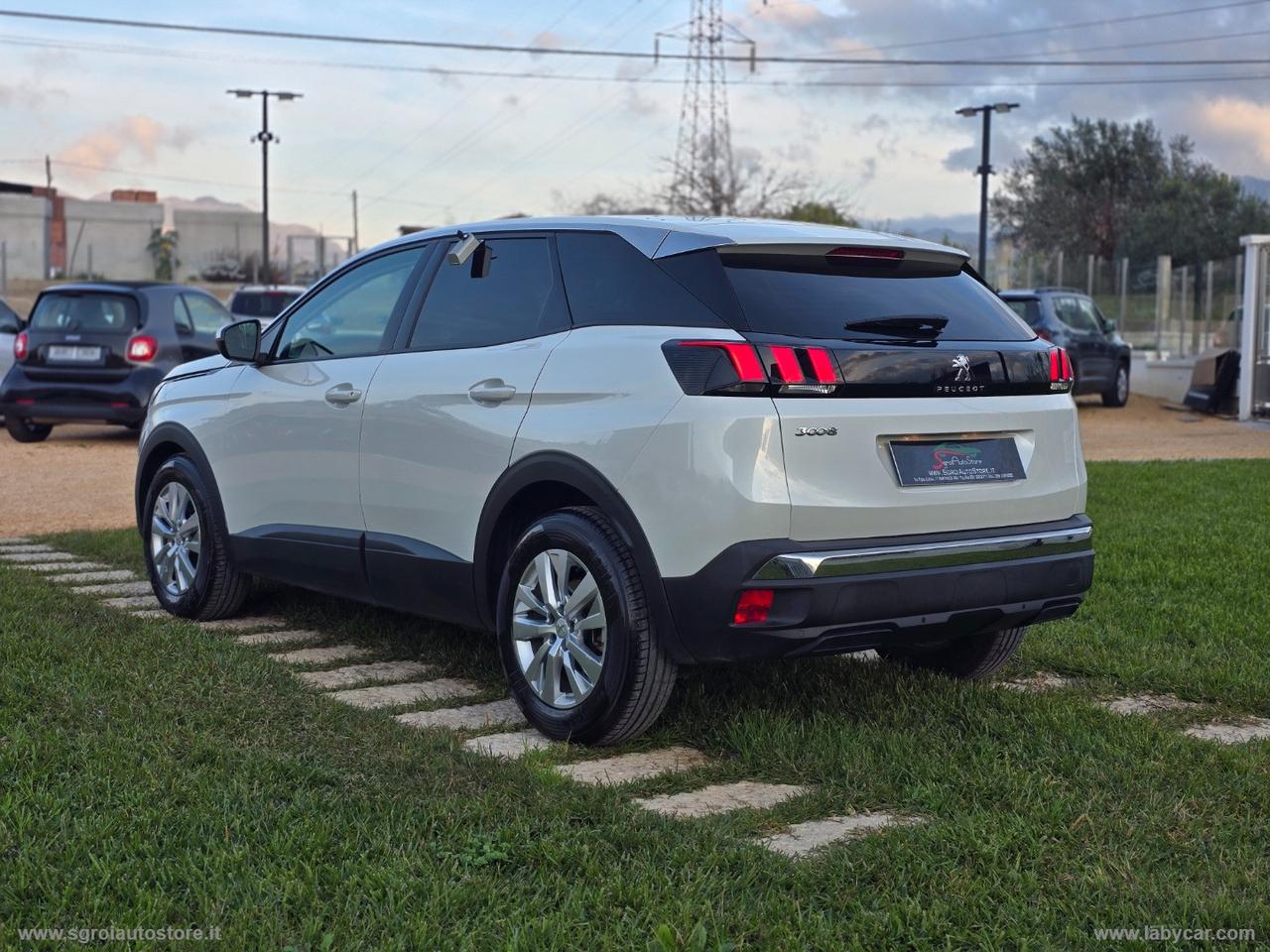 PEUGEOT 3008 BlueHDi 130 S&S EAT8 Business