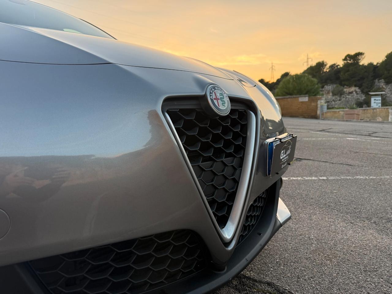 Alfa Romeo Giulietta/1.6 120CV/LED/17"/NEOPATENTATI