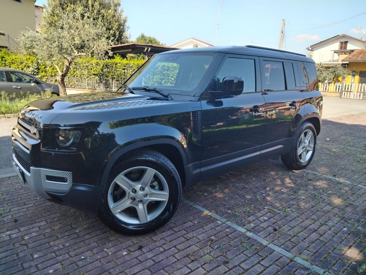 Land Rover Defender X-Dynamic SE D 200 MHEV