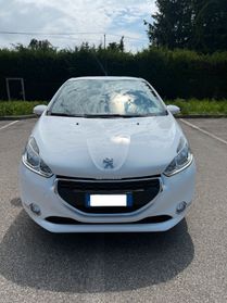 Peugeot 208 1.2 - NEOPATENTATI - 12 MESI DI GARANZIA -