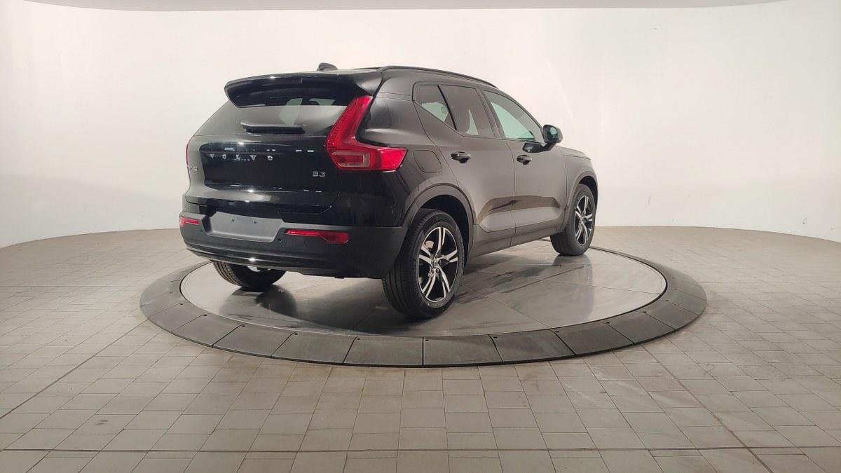 VOLVO Xc40 B3 Mild Hybrid Automatico Plus Dark