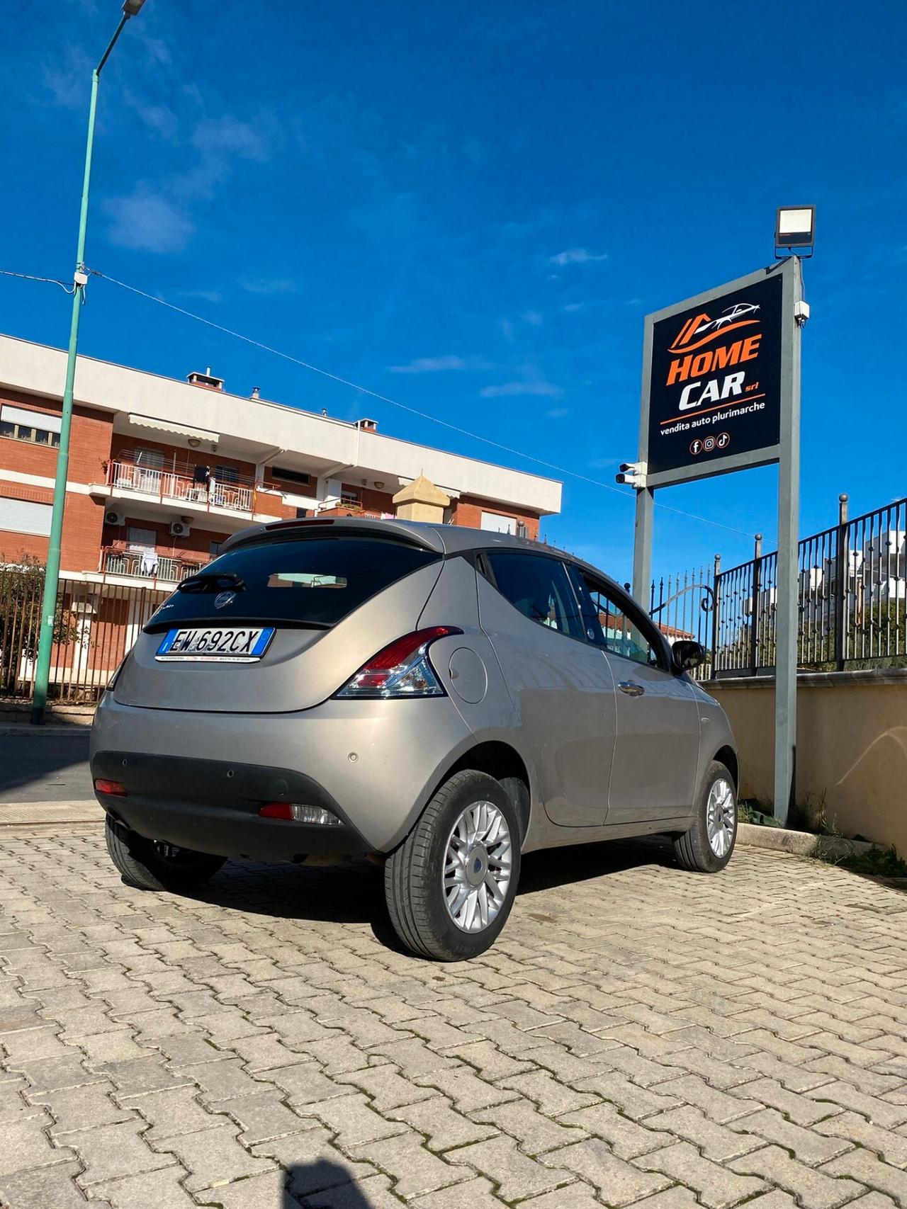 Lancia Ypsilon 0.9 TwinAir 85 CV 5 porte Metano Ecochic Gold