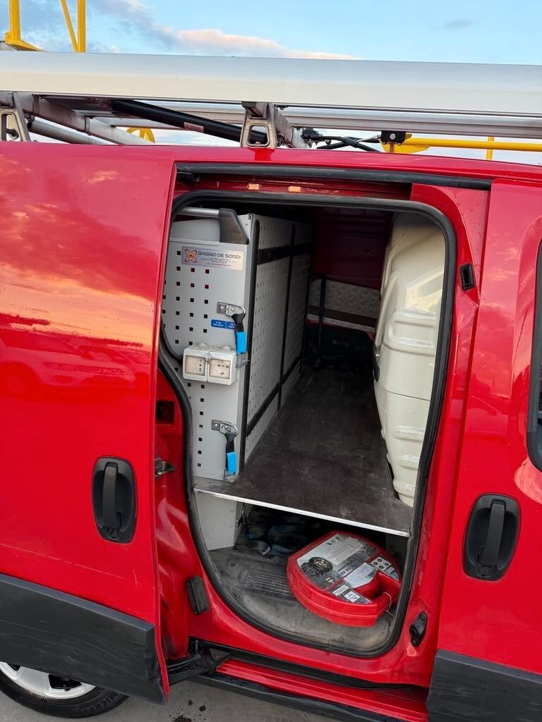 Fiat Fiorino 1.3 MJT 80CV Cargo Adventure Euro 6b