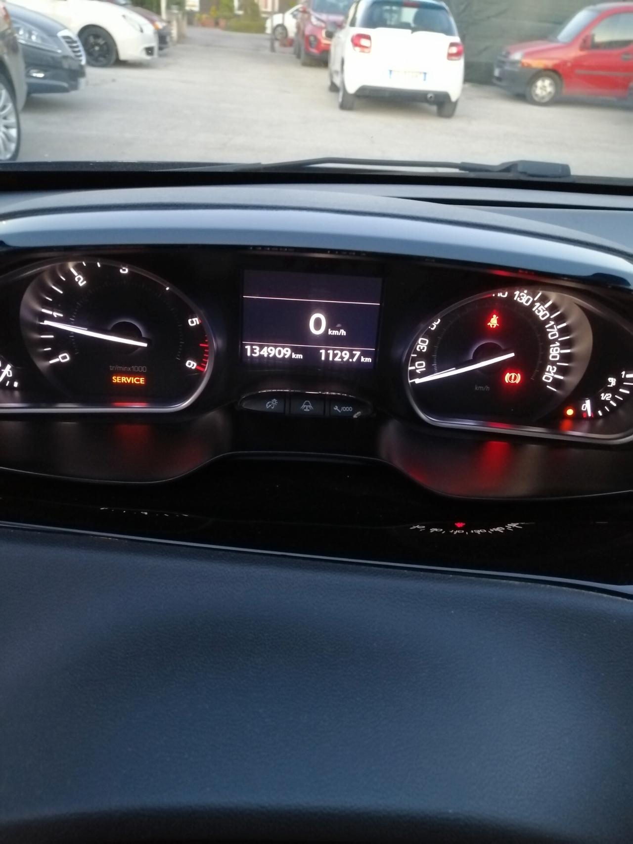 Peugeot 208 1.4 HDi 68 CV 3 porte Allure