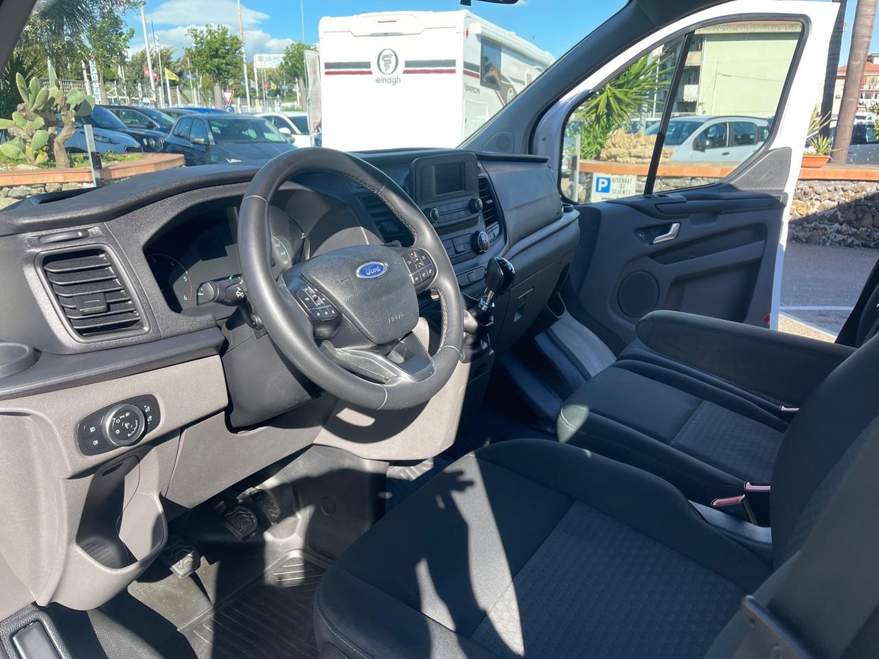 Ford Transit Custom 2.0 EcoBlue 9 posti