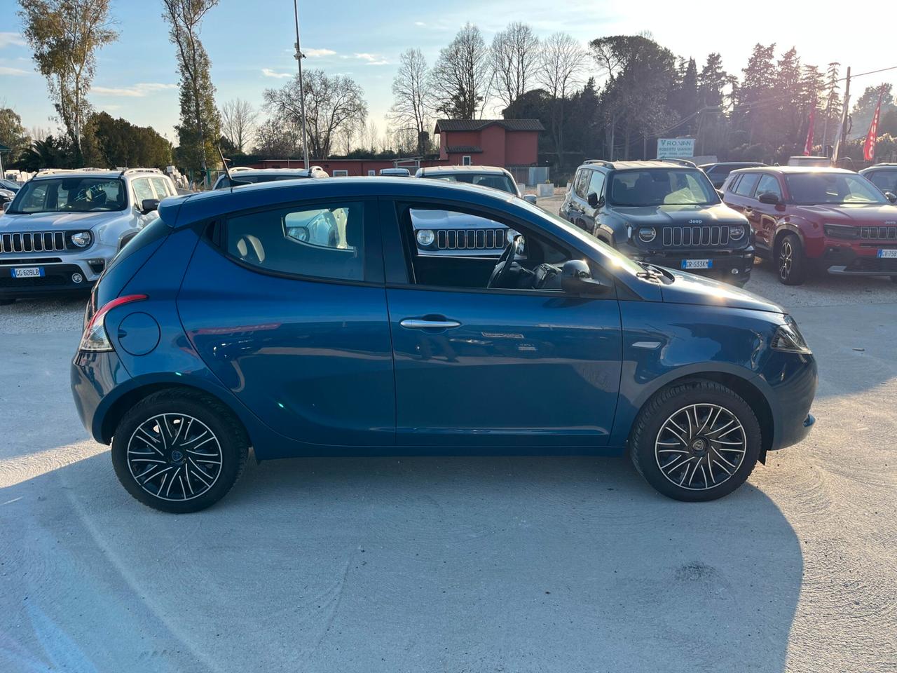 Lancia Ypsilon 1.0 FireFly 5 porte S&S Hybrid Gold