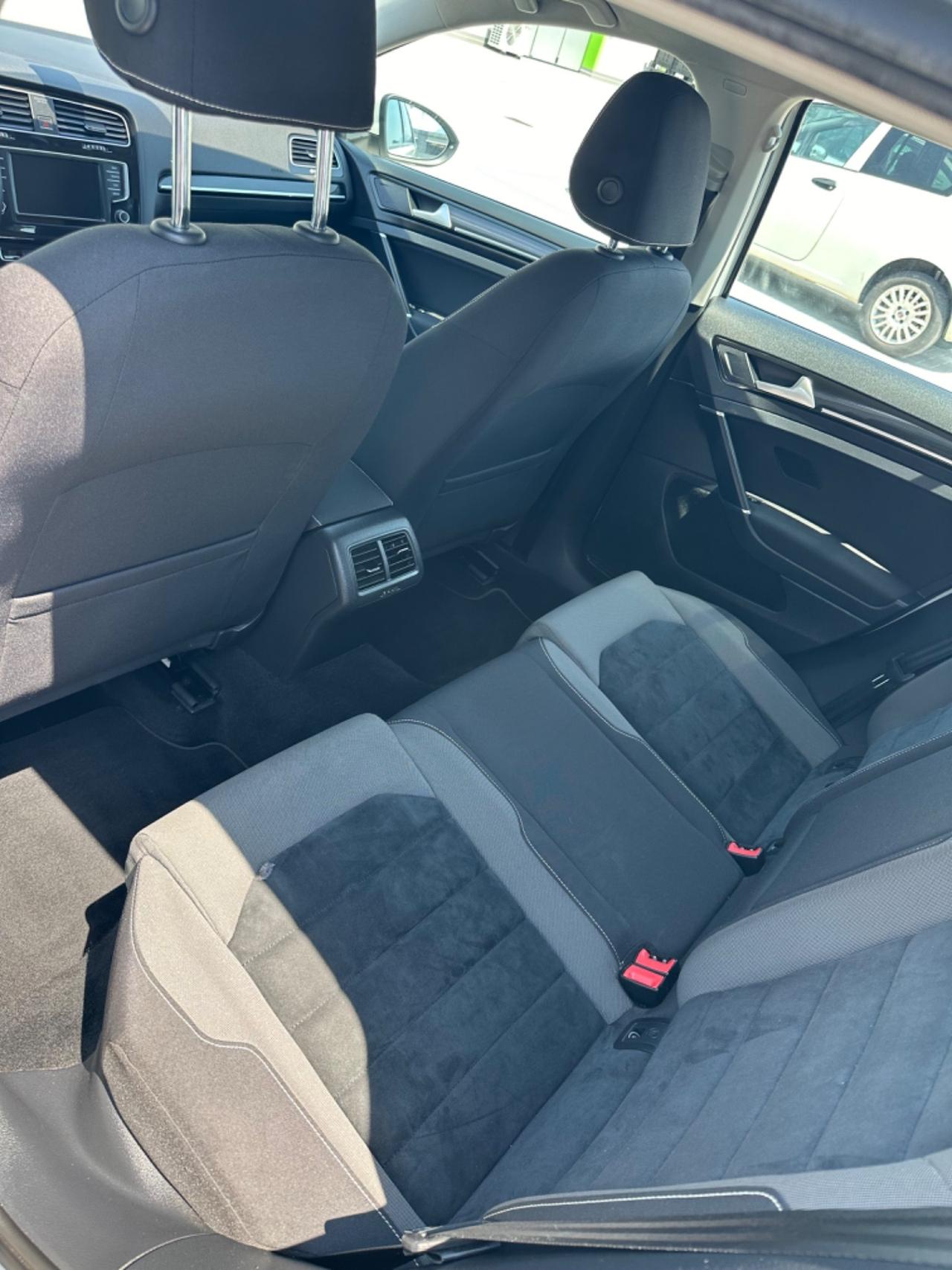 Volkswagen Golf 1.6 TDI 110 CV 5p. Highline BlueMotion Technology