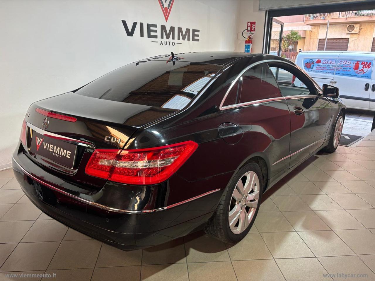 MERCEDES-BENZ E 220 CDI Coupé BlueEFFICIENCY Avantg.