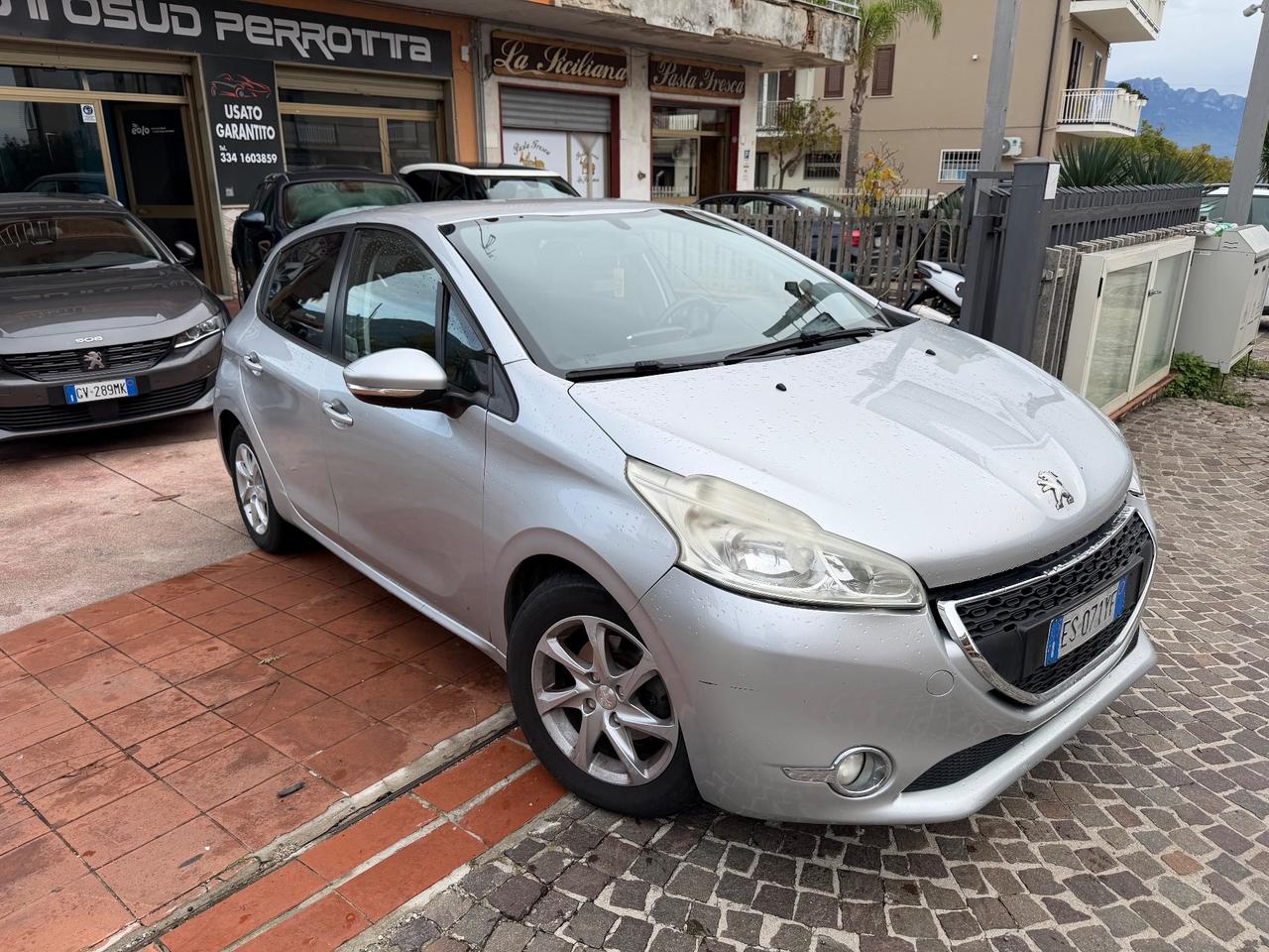 Peugeot 208 1.4 e-HDi 68 CV S&S robotizzato 5 porte Active