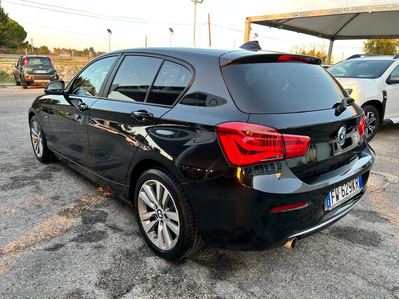 BMW 116d 5p. Urban LINE