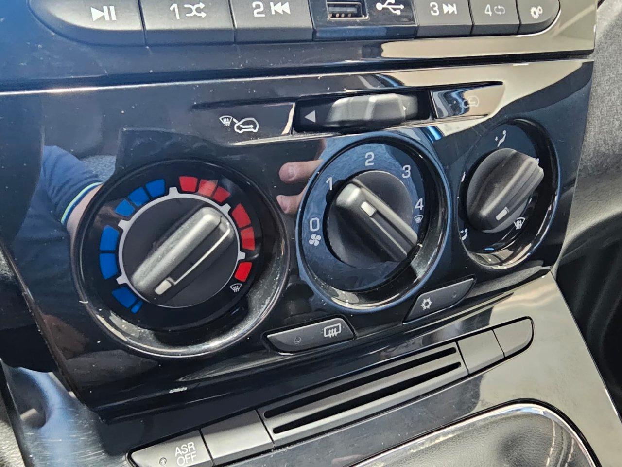 Lancia Ypsilon 1.0 firefly hybrid Silver s&s 70cv 5p.ti