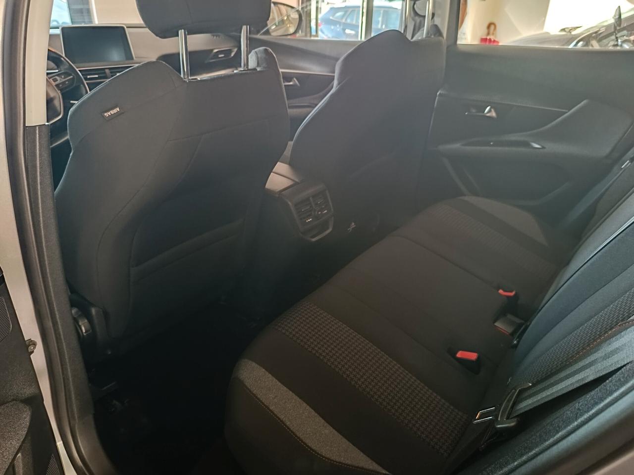 Peugeot 3008 BlueHDi 130 S&S EAT8 Active