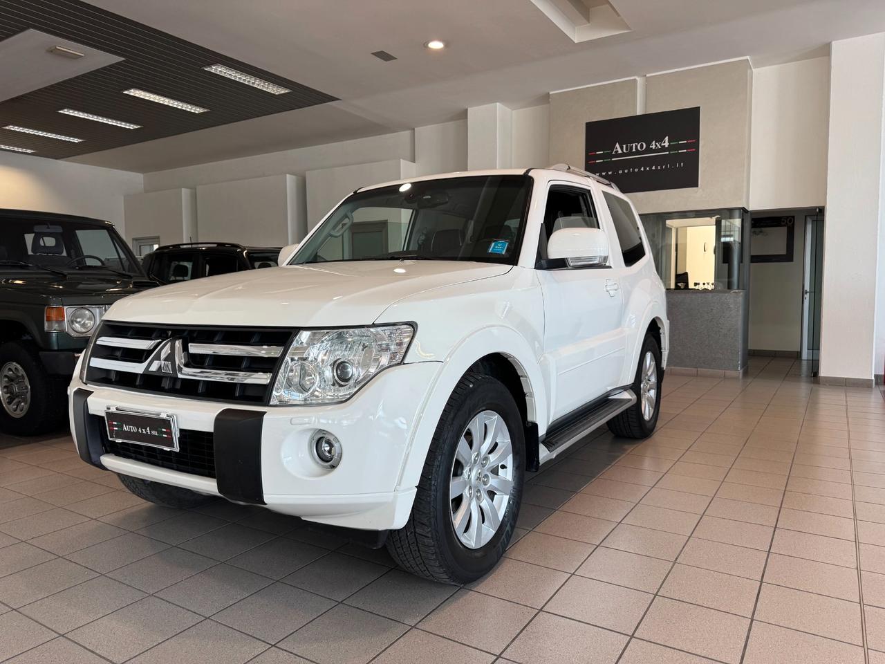 Mitsubishi Pajero 3 Porte Pajero 3.2 cr Intense 200cv 3p