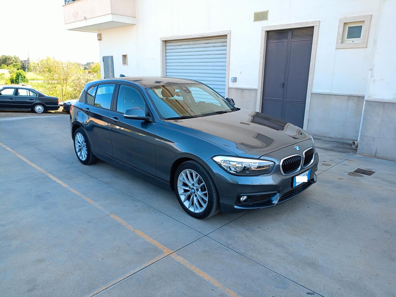 BMW 116D CAMBIO AUTO NEO PATENTATI