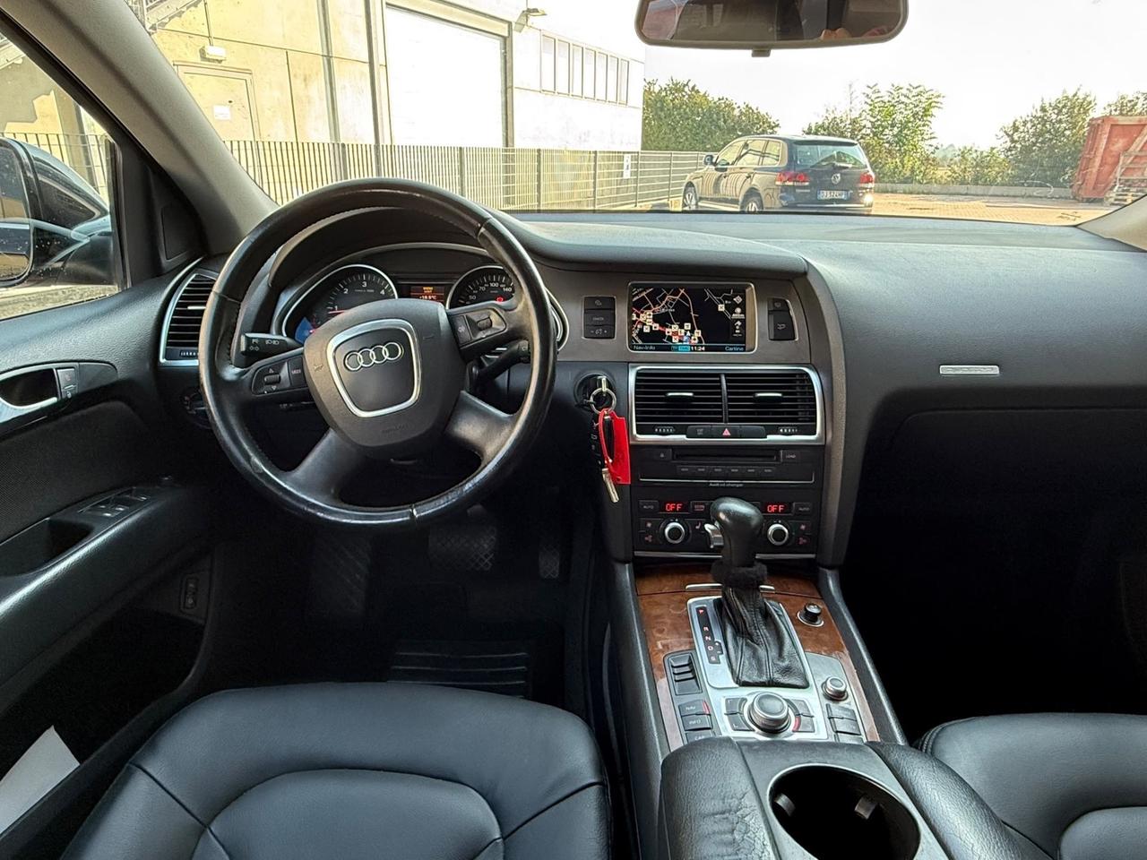 Audi Q7 3.0 V6 TDI 240 CV quattro tiptronic GANCIO TRAINO