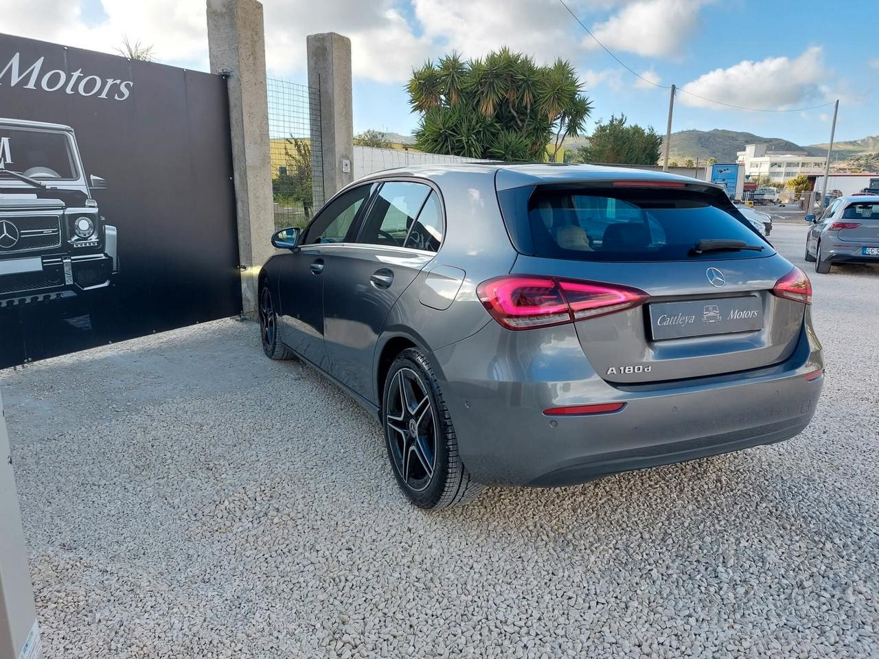 Mercedes-benz A 180 d Sport pelle,led